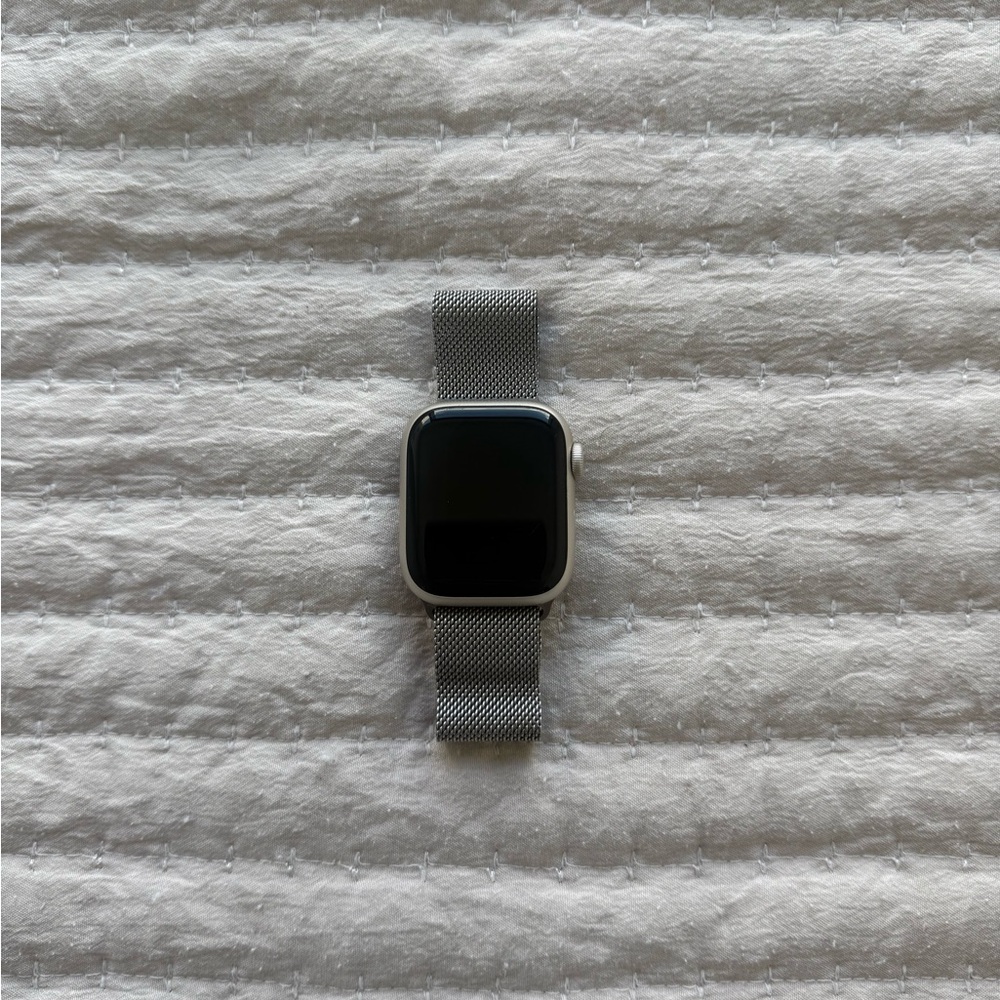 Smartwatch with Silver Mesh Band